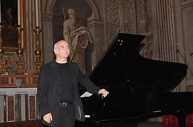 Ludovico Einaudi ()